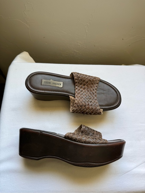 Steve Madden Shoes - Y2K 2000s Steve Madden Brown woven platform slides Y2K boho vibe 🤎 Size 8/8.5